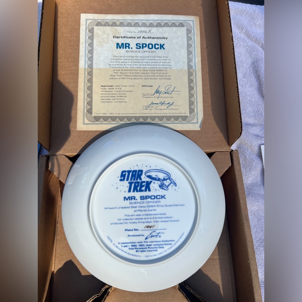 Star Trek Collector Plate - Picture 2 of 2